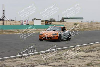 media/Jun-01-2025-CalClub SCCA (Sun) [[eae223c5dd]]/Group 5/Race (Front Straight)/